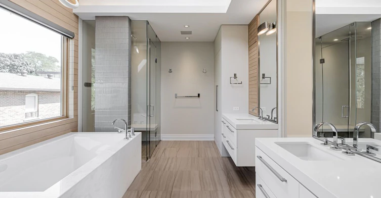4 Royal Oak Drive, Toronto, ON, M3C 2M2 - 14