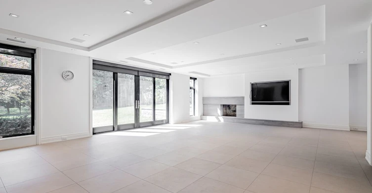4 Royal Oak Drive, Toronto, ON, M3C 2M2 - 15