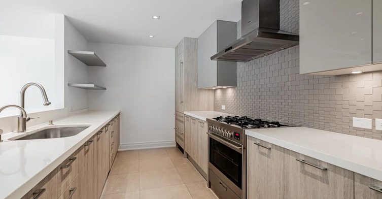4 Royal Oak Drive, Toronto, ON, M3C 2M2 - 16
