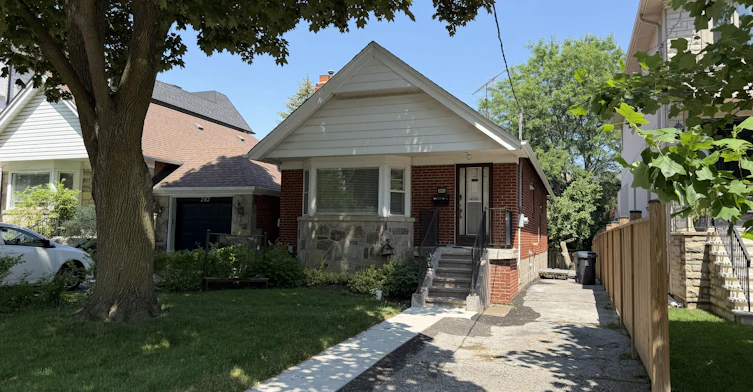 240 Joicey Boulevard, Toronto, ON, M5M 2V7