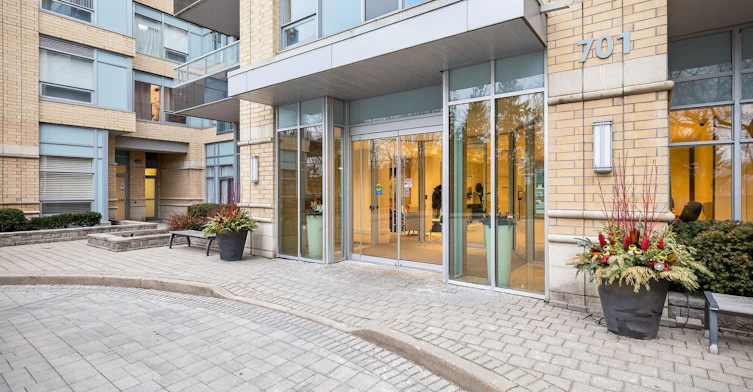108-701 Sheppard Avenue W, Toronto, ON, M3H 2S7