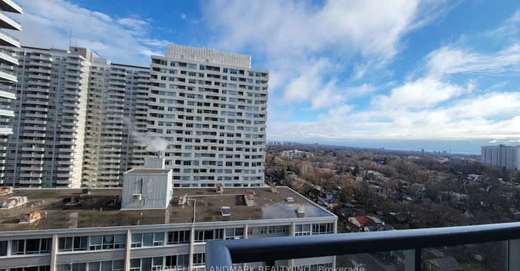 1906-25 Holly Street, Toronto, ON, M3S 0E3 - 3