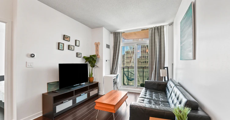 2304-18 Harbour Street, Toronto, ON, M5J 2Z6 - 8