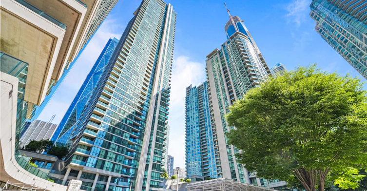 2304-18 Harbour Street, Toronto, ON, M5J 2Z6 - 2