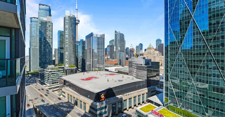 2304-18 Harbour Street, Toronto, ON, M5J 2Z6 - 18
