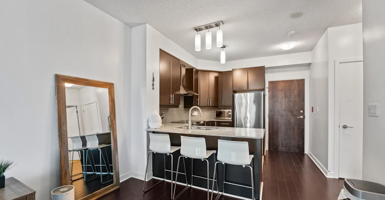 2304-18 Harbour Street, Toronto, ON, M5J 2Z6 - 5