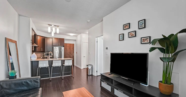 2304-18 Harbour Street, Toronto, ON, M5J 2Z6 - 10