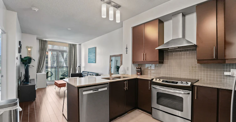 2304-18 Harbour Street, Toronto, ON, M5J 2Z6 - 3