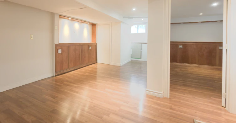 Lower-46 Lorindale Avenue, Toronto, ON, M5M 3C2 - 2