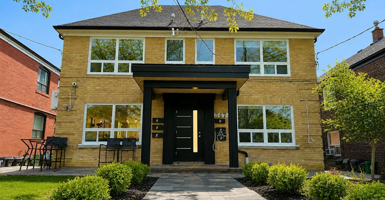 2-347 Northcliffe Boulevard, Toronto, ON, M6E 3K9 - 2