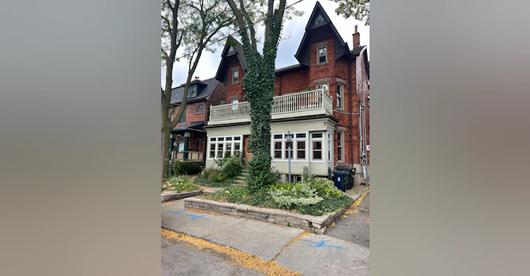 #2-2 Afton Avenue, Toronto, ON, M6J 1R7