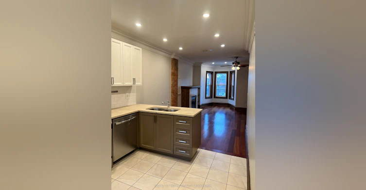 #2-2 Afton Avenue, Toronto, ON, M6J 1R7 - 23