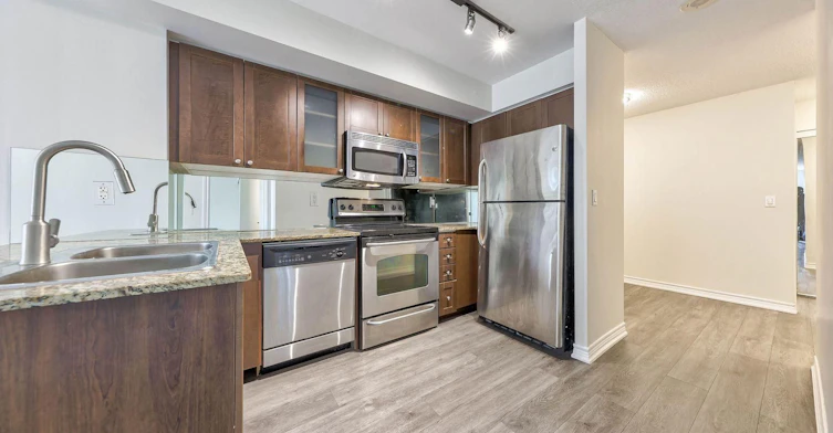 610-761 Bay Street, Toronto, ON, M5G 2R2 - 24