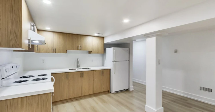 Bsmt-896 Bathurst Street, Toronto, ON, M5R 3G3 - 2