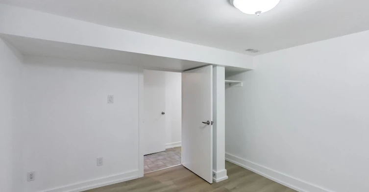 Bsmt-896 Bathurst Street, Toronto, ON, M5R 3G3 - 14