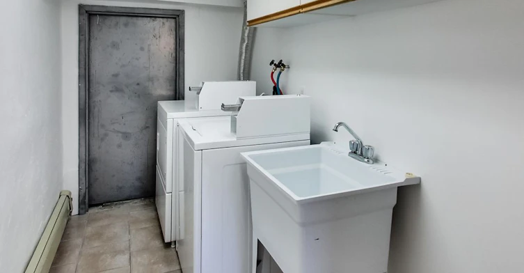 Bsmt-896 Bathurst Street, Toronto, ON, M5R 3G3 - 32