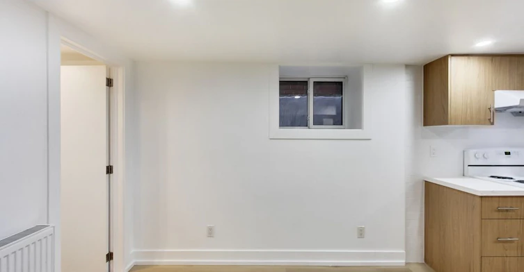 Bsmt-896 Bathurst Street, Toronto, ON, M5R 3G3 - 25