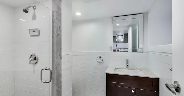 Bsmt-896 Bathurst Street, Toronto, ON, M5R 3G3 - 12