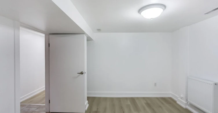 Bsmt-896 Bathurst Street, Toronto, ON, M5R 3G3 - 15