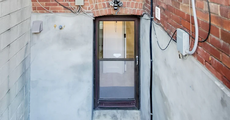 Bsmt-896 Bathurst Street, Toronto, ON, M5R 3G3 - 33