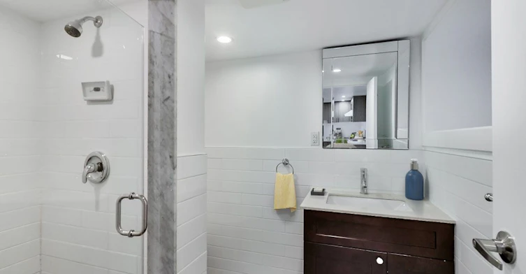 Bsmt-896 Bathurst Street, Toronto, ON, M5R 3G3 - 11