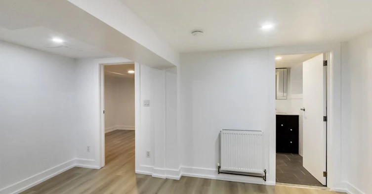 Bsmt-896 Bathurst Street, Toronto, ON, M5R 3G3 - 23