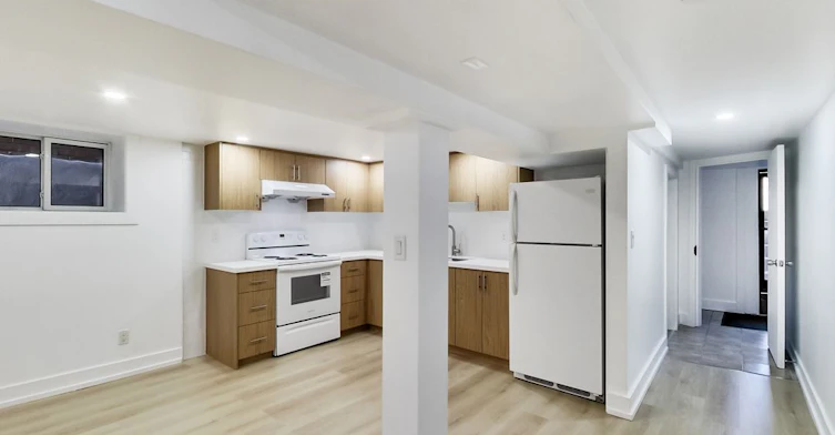 Bsmt-896 Bathurst Street, Toronto, ON, M5R 3G3 - 26