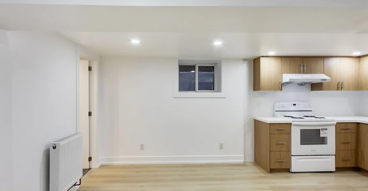Bsmt-896 Bathurst Street, Toronto, ON, M5R 3G3 - 4