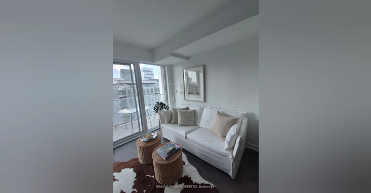 3215-88 Queen Street E, Toronto, ON, M5C 0B6 - 5