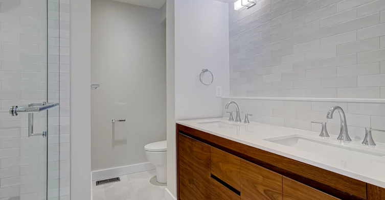 244 George Street, Toronto, ON, M5A 2N1 - 19