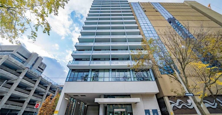 2002-210 Simcoe Street, Toronto, ON, M5T 0A9