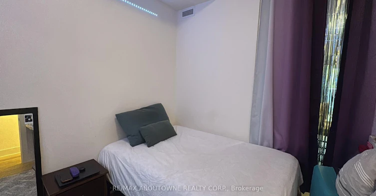 330 Richmond Street W, Toronto, ON, M5V 0M4 - 7
