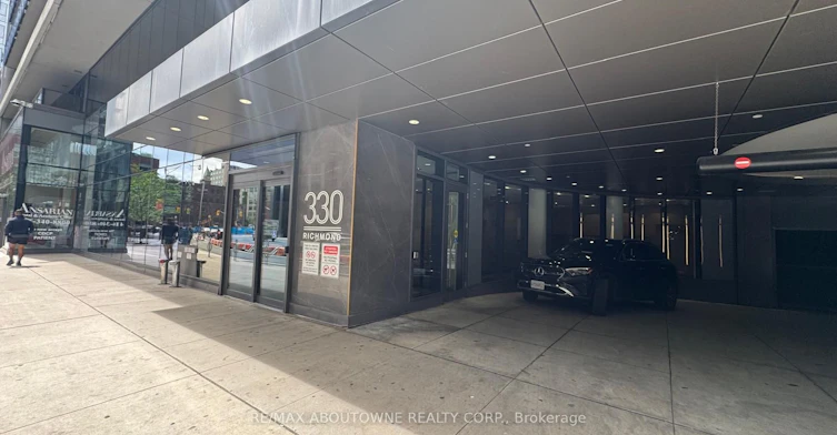 330 Richmond Street W, Toronto, ON, M5V 0M4 - 4