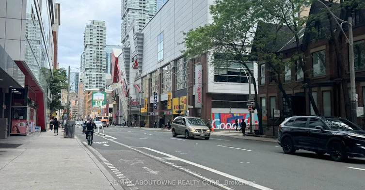 330 Richmond Street W, Toronto, ON, M5V 0M4 - 18