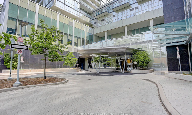 2002-5180 Yonge Street