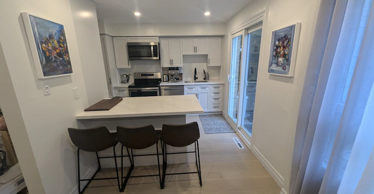 6 Broadpath Road, Toronto, ON, M3C 2B5 - 4