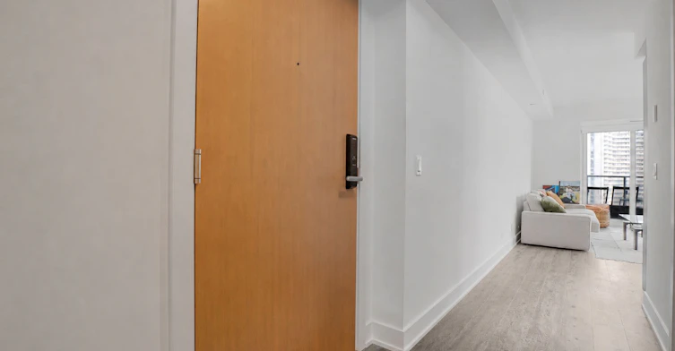 1922-585 Bloor Street E, Toronto, ON, M4W 0B3 - 5