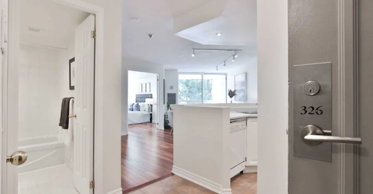 326-77 Maitland Place, Toronto, ON, M4Y 2V6 - 2