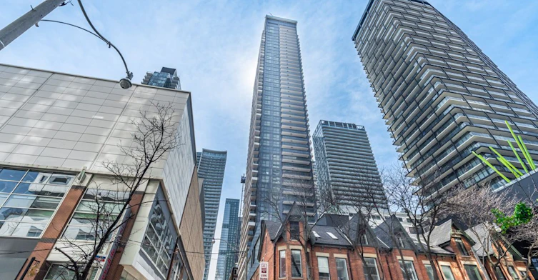 2203-38 Widmer Street, Toronto, ON, M5V 0P7