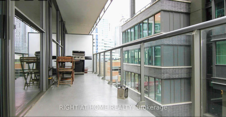 412-25 Oxley Street, Toronto, ON, M5V 2J5 - 13