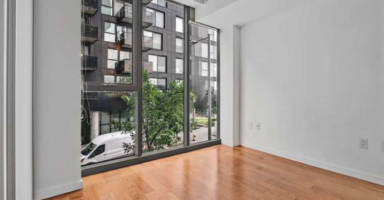 306-32 Trolley Crescent, Toronto, ON, M5A 0E8 - 3