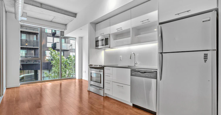 306-32 Trolley Crescent, Toronto, ON, M5A 0E8 - 5