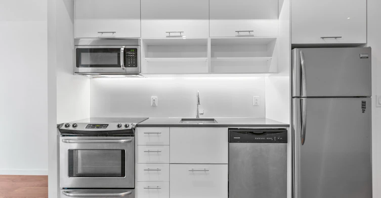 306-32 Trolley Crescent, Toronto, ON, M5A 0E8 - 6