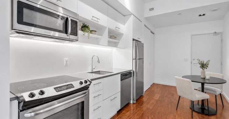306-32 Trolley Crescent, Toronto, ON, M5A 0E8 - 7