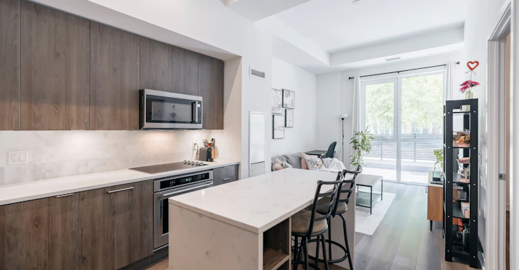 111-38 Iannuzzi Street, Toronto, ON, M5V 0S2 - 5
