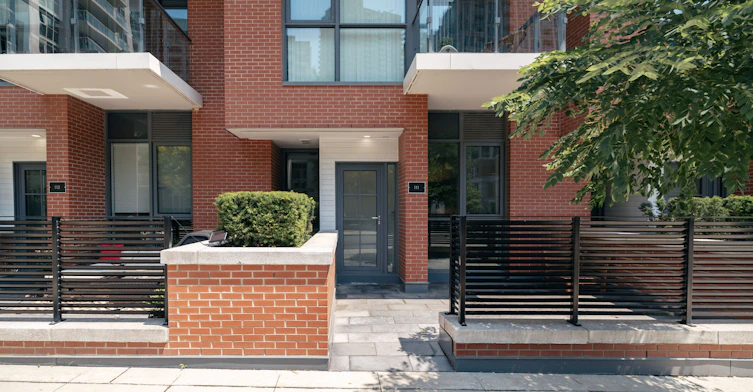 111-38 Iannuzzi Street, Toronto, ON, M5V 0S2 - 21