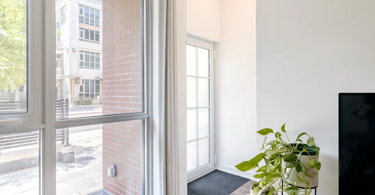 111-38 Iannuzzi Street, Toronto, ON, M5V 0S2 - 15
