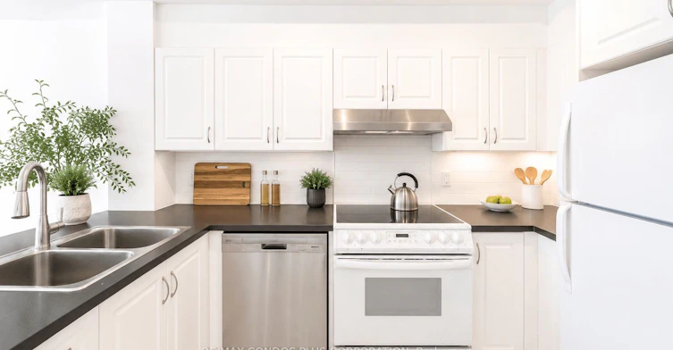 801-18 Beverley Street, Toronto, ON, M5T 3L2 - 5