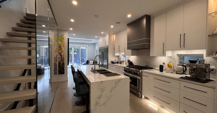 17 Hocken Avenue, Toronto, ON, M6G 2K1 - 5