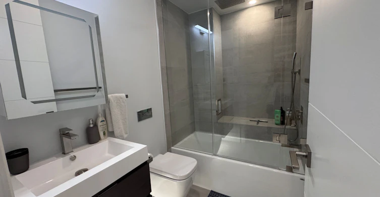17 Hocken Avenue, Toronto, ON, M6G 2K1 - 17